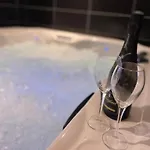 Escapade Romantique - Jacuzzi Et Parking Prive - 002 Apartment *