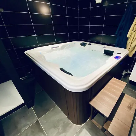 Escapade Romantique - Jacuzzi Et Parking Prive - 002 Appartement