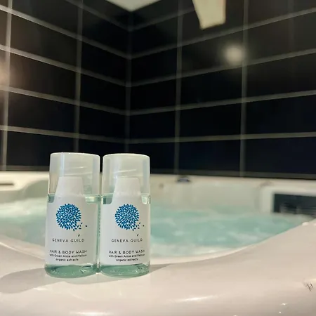 Appartement Escapade Romantique - Jacuzzi Et Parking Prive - 002 *