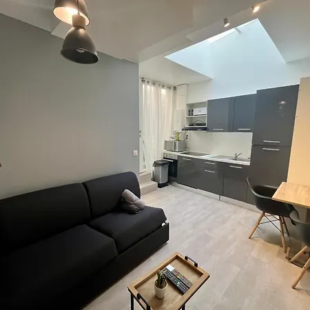 Escapade Romantique - Jacuzzi Et Parking Prive - 002